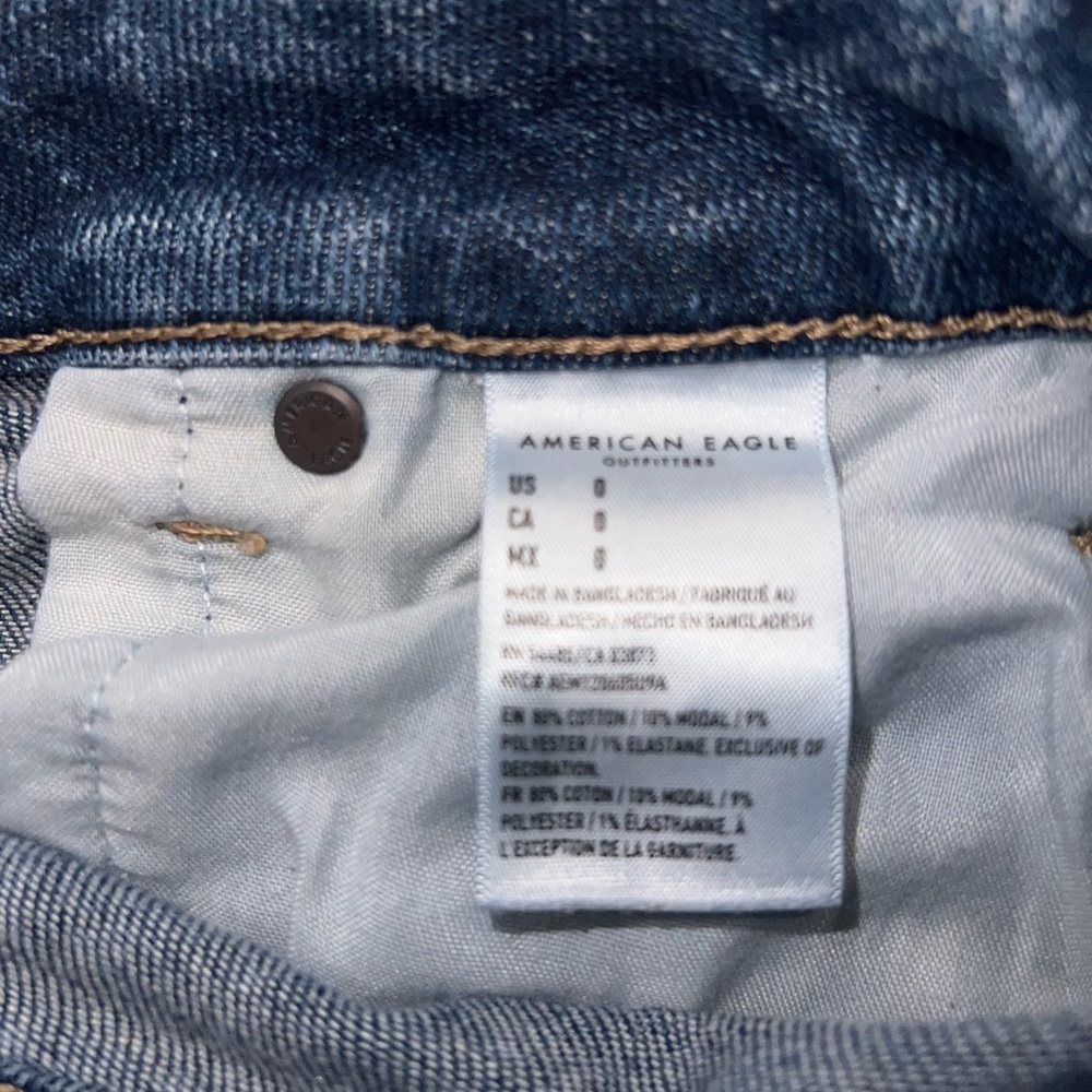 American Eagle Denim Mom Distressed Jean Cuffed Shorts Size 0 - Picture 6 of 6